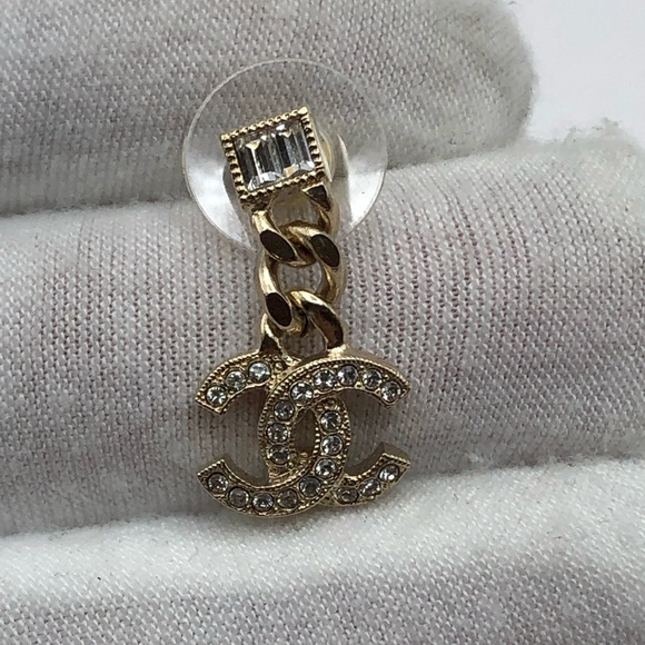 Chanel Earrings - Picture 3 of 4